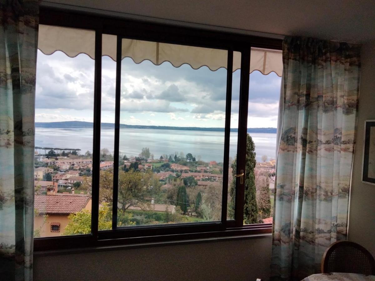 Sguardo Sul Lago Trevignano Romano Extérieur photo